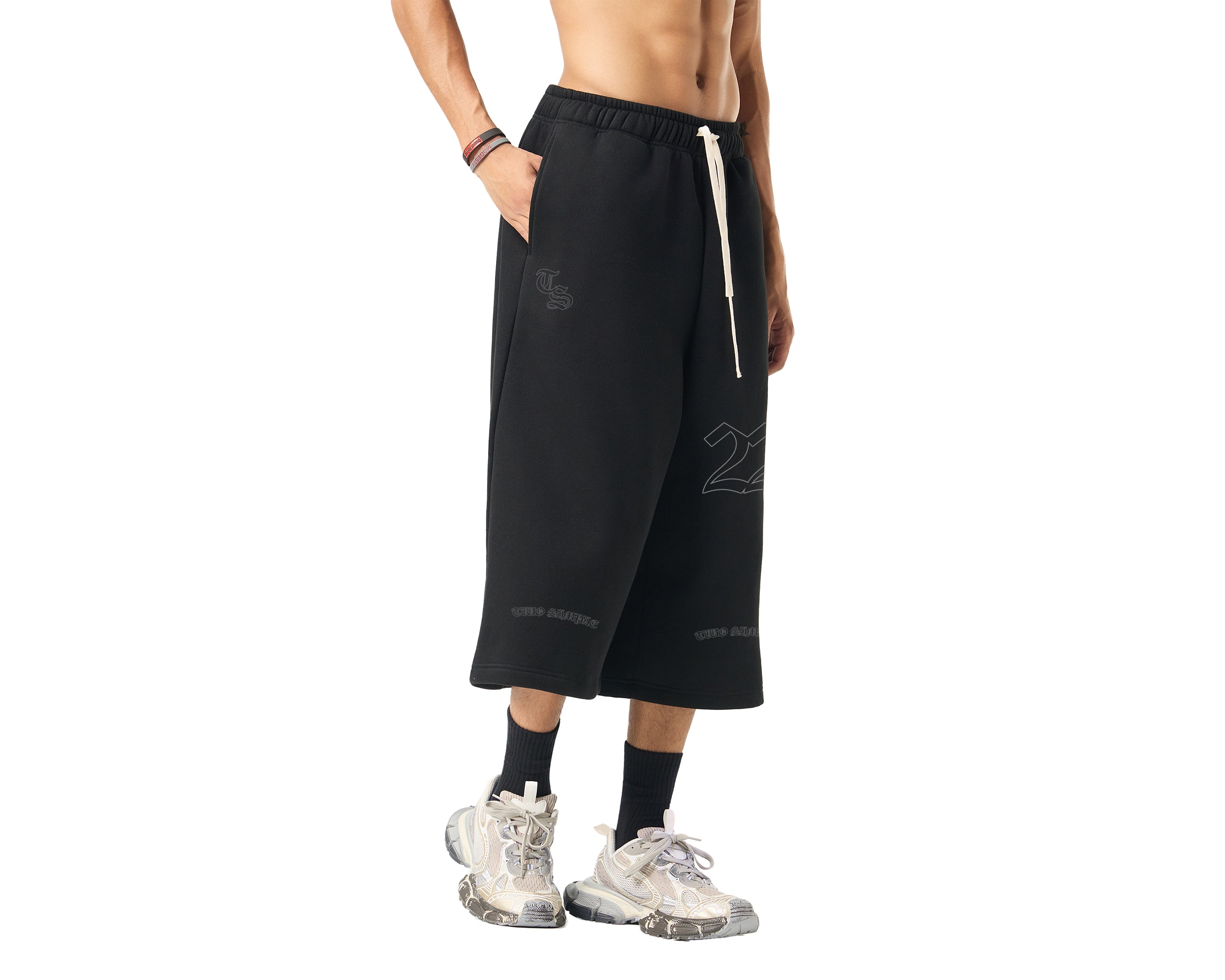 BROKEN HEARTS 3/4 SWEATPANTS